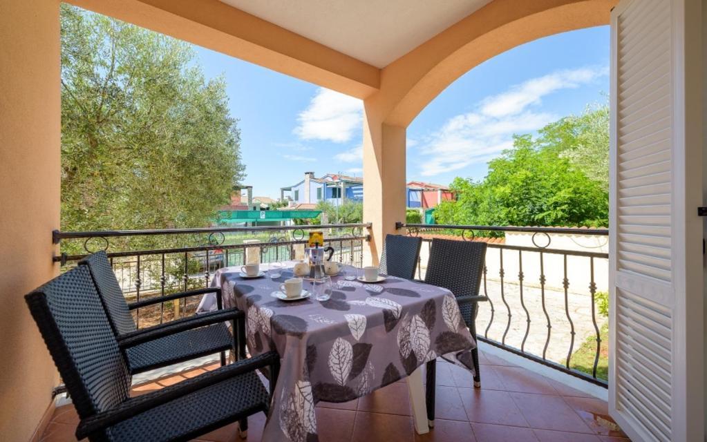 Villa Franka 113 Basanija Bagian luar foto