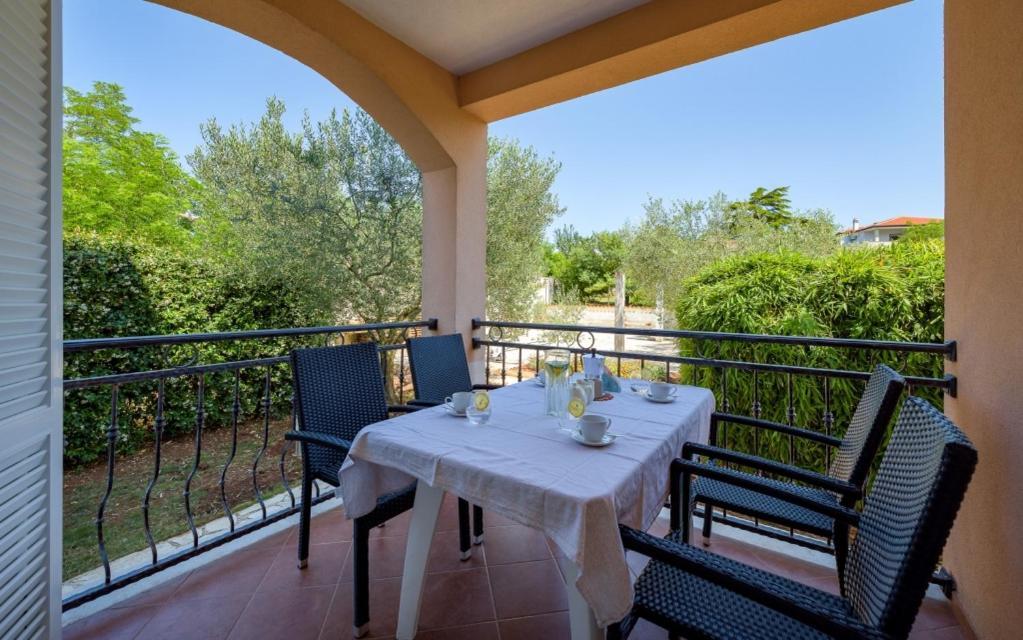 Villa Franka 113 Basanija Bagian luar foto