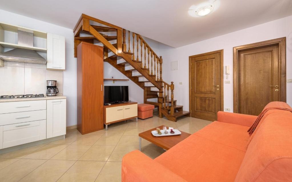 Villa Franka 113 Basanija Bagian luar foto